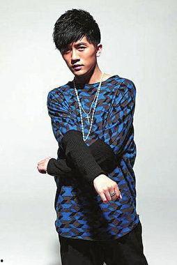 导演爆料燕双鹰皮衣视频,燕双鹰皮衣背后的故事  第3张